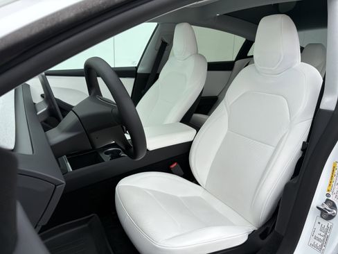 Used 2025 Tesla Model 3 Long Range image 11