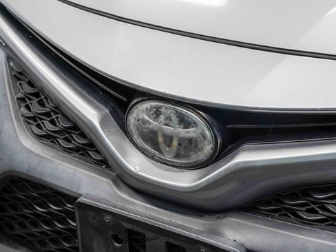 Used 2019 Toyota Camry SE w/ Carpet Mat Package FWD image 8