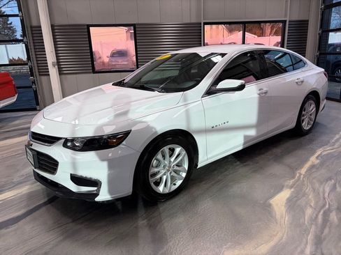 Used 2017 Chevrolet Malibu LT image 33