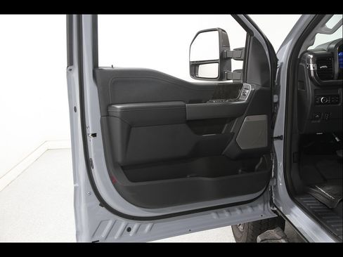 Used 2026 Ford F250 Lariat w/ Black Appearance Package AWD/4WD image 5