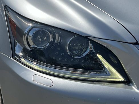 Used 2017 Lexus LS 460 w/ Comfort Package RWD image 9