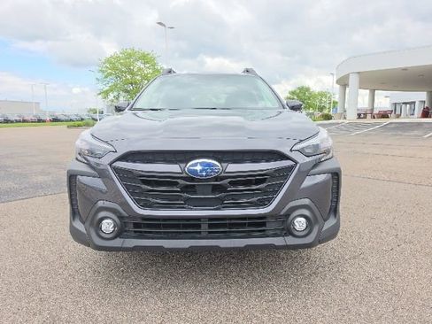 Certified 2025 Subaru Outback Premium AWD/4WD image 9