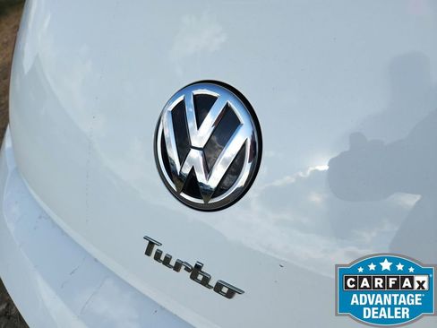 Used 2017 Volkswagen Beetle 1.8T Classic FWD image 14