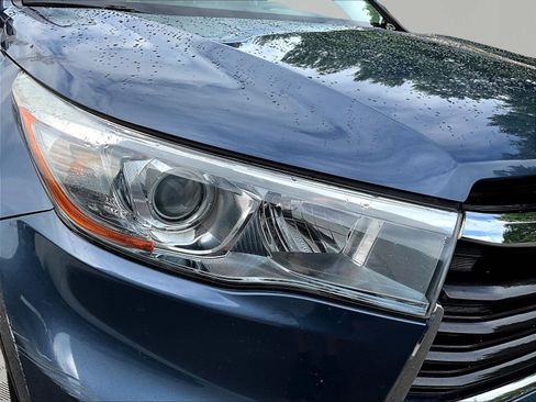 Used 2016 Toyota Highlander XLE FWD image 33