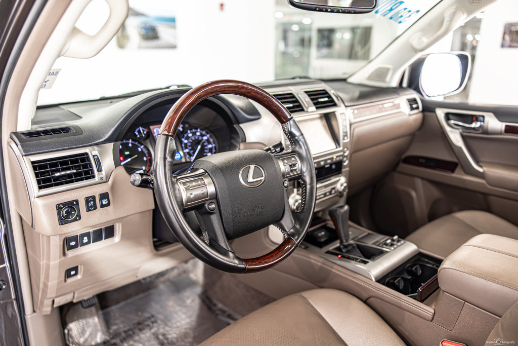 Used 2018 Lexus GX 460 Premium w/ Premium Package AWD/4WD image 19