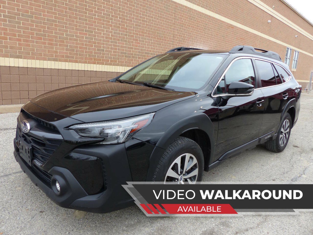Used 2023 Subaru Outback Premium AWD/4WD image 1