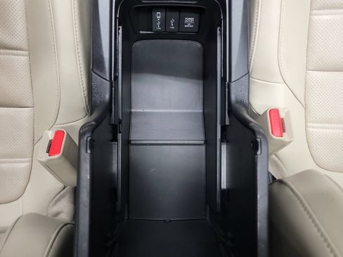 Used 2019 Honda CR-V Touring image 29