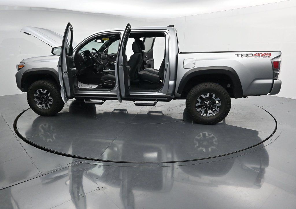Used 2023 Toyota Tacoma TRD Off-Road w/ Technology Package AWD/4WD image 42