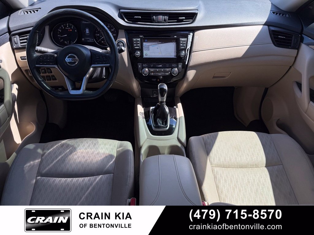 Used 2017 Nissan Rogue SV w/ SV Premium Package FWD image 28