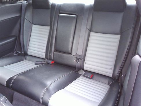 Used 2009 Dodge Challenger R/T RWD image 6