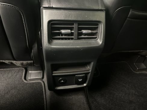 Used 2024 Ford Edge SEL w/ Convenience Package image 11