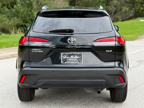 Used 2025 Toyota Corolla Cross XLE FWD image 11