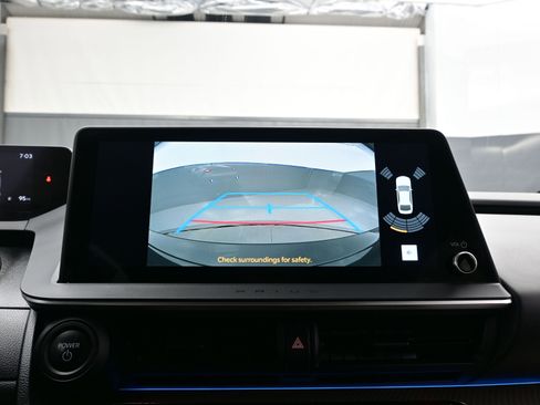 Used 2025 Toyota Prius XLE image 19