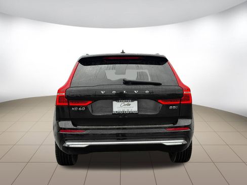 Used 2023 Volvo XC60 B5 Plus image 6