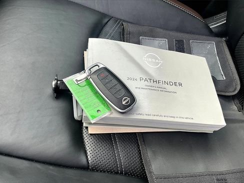 Used 2024 Nissan Pathfinder Platinum w/ Cargo Package image 11