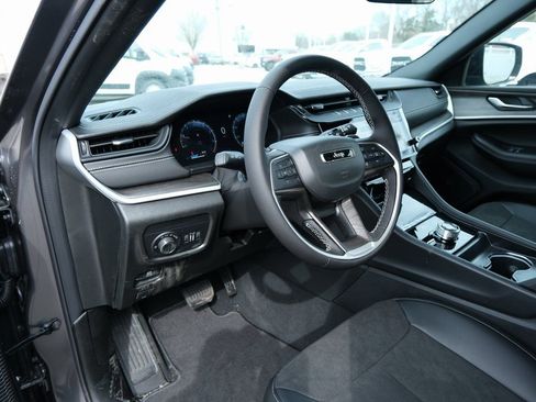 New 2026 Jeep Grand Cherokee Altitude AWD/4WD image 4