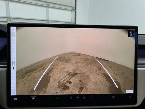 Used 2023 Tesla Model S Plaid image 22