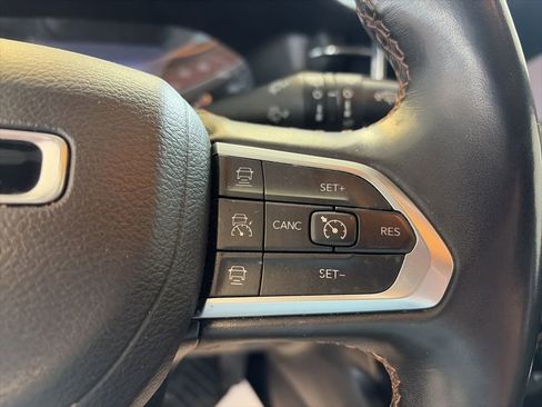 Used 2022 Jeep Compass Limited image 46