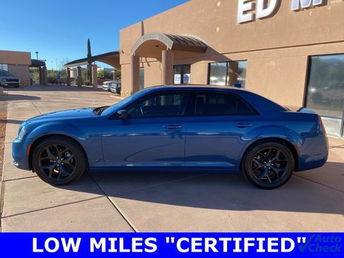 Used 2021 Chrysler 300 Touring w/ Sport Appearance Package image 4