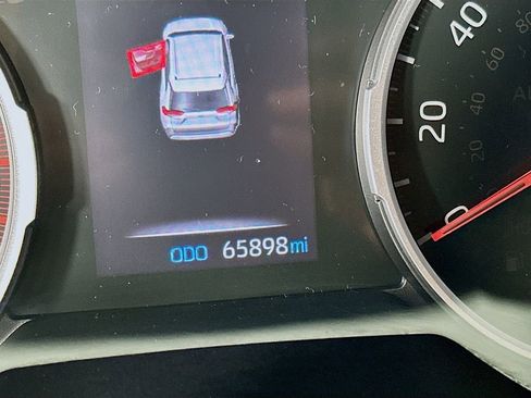 Used 2020 Toyota RAV4 XLE Premium image 17