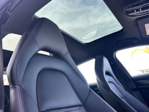 Certified 2021 Porsche Panamera image 17