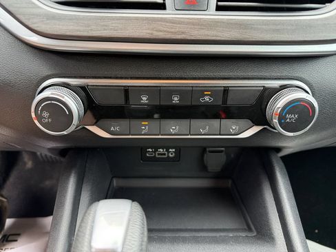 Used 2025 Nissan Altima 2.5 SV FWD image 28