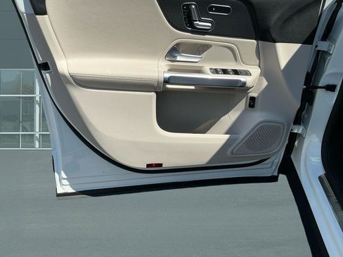 Used 2021 Mercedes-Benz GLB 250 image 11