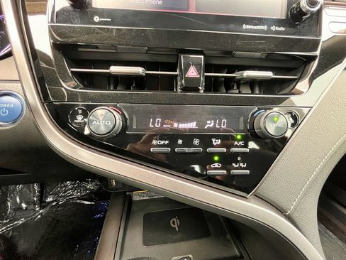 Used 2021 Toyota Camry XSE w/ Cold Weather Package FWD image 35