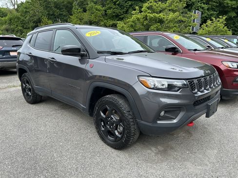 Certified 2024 Jeep Compass Trailhawk AWD/4WD image 3
