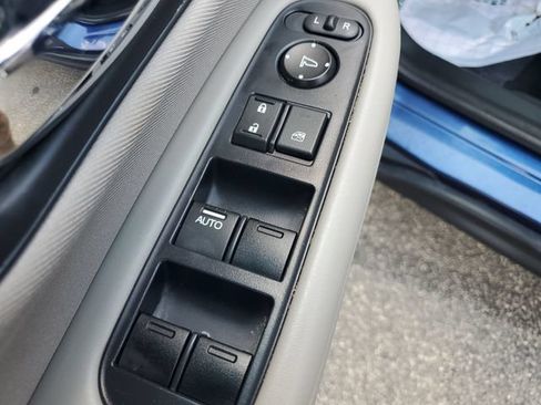 Used 2017 Honda HR-V LX image 21