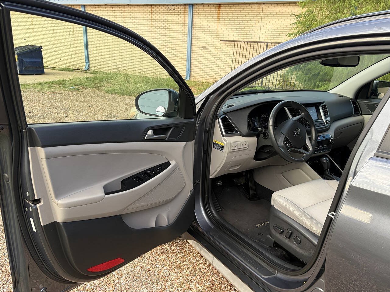 Used 2018 Hyundai Tucson Value w/ Cargo Package FWD image 23