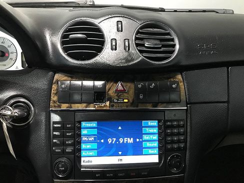 Used 2008 Mercedes-Benz CLK 350 Coupe image 24