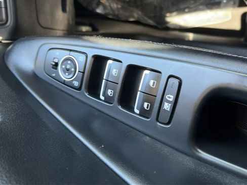 Used 2019 Hyundai Santa Fe Limited FWD image 18