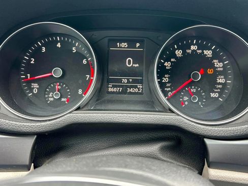 Used 2018 Volkswagen Passat 2.0T S FWD image 13