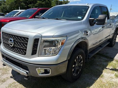 Used 2019 Nissan Titan PRO-4X AWD/4WD image 2