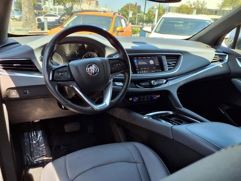 Used 2024 Buick Enclave Essence image 11