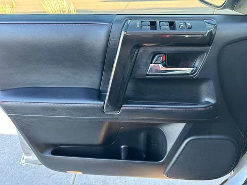 Used 2023 Toyota 4Runner TRD Off-Road Premium w/ Moonroof Package AWD/4WD image 10