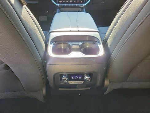 Used 2025 GMC Acadia Elevation image 10