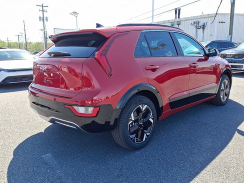 New 2025 Kia Niro Wind w/ Wind Preserve Package image 3