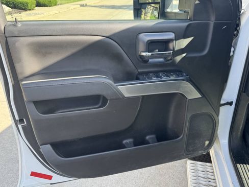 Used 2018 Chevrolet Silverado 2500 LT w/ LT Fleet Convenience Package AWD/4WD image 11