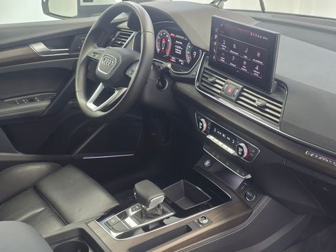 Certified 2025 Audi Q5 2.0T Premium Plus image 29