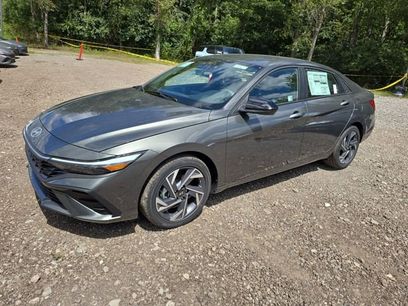 New 2025 Hyundai Elantra SEL w/ Cargo Package