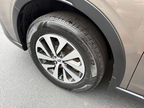 Used 2021 Subaru Outback Premium AWD/4WD image 9