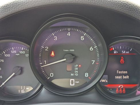 Certified 2025 Porsche Macan image 17