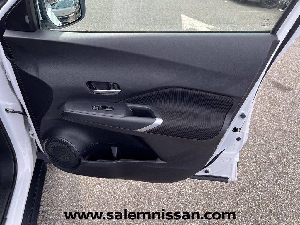Used 2023 Nissan Kicks SV FWD image 24