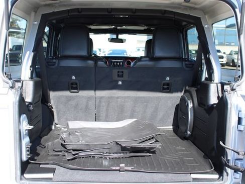 Used 2022 Jeep Wrangler Unlimited Rubicon w/ LED Lighting Group AWD/4WD image 48