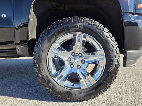 Used 2018 Chevrolet Silverado 1500 Custom w/ Custom Value Package image 30