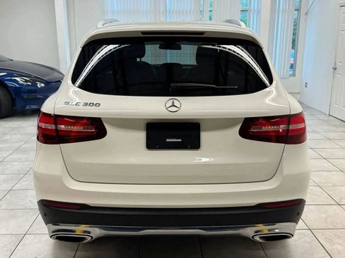 Used 2018 Mercedes-Benz GLC 300 w/ Premium Package image 8