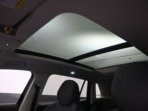 New 2026 Volkswagen Tiguan SE image 2