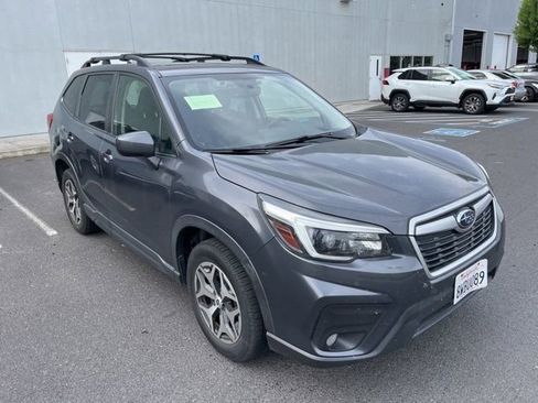 Used 2021 Subaru Forester Premium AWD/4WD image 3